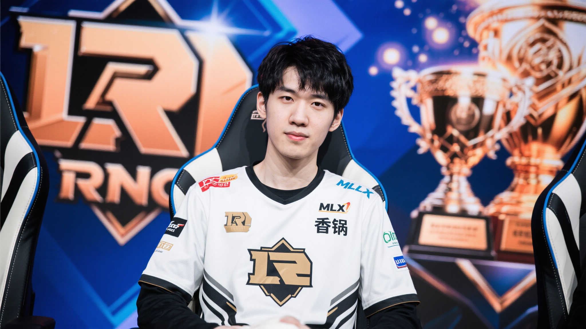 谈及中国英雄联盟史上最闪耀的一批职业选手，前RNG